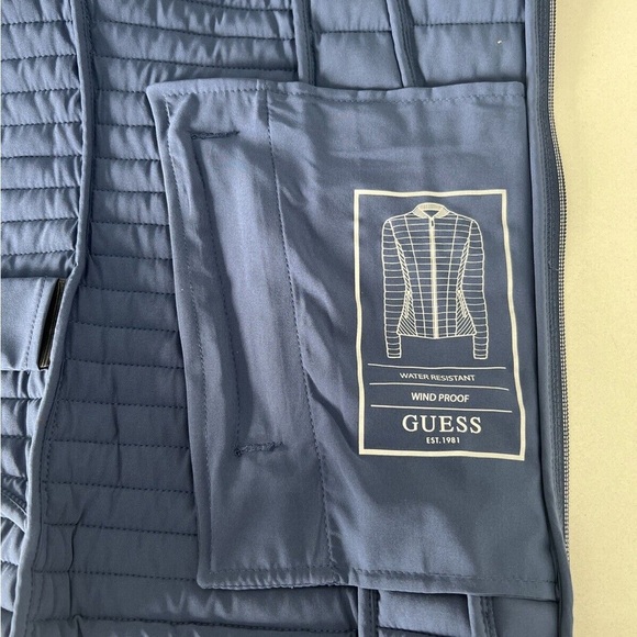 Guess Water Resistant /Wind Proof ” Blue Size small - Picture 4 of 13